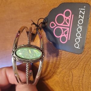 Paparazzi NWT light lime green sparkly gemstone silver cuff.